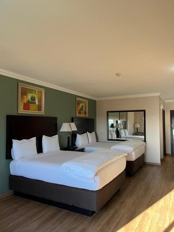 Hampshire Hotel - Ballito — 2