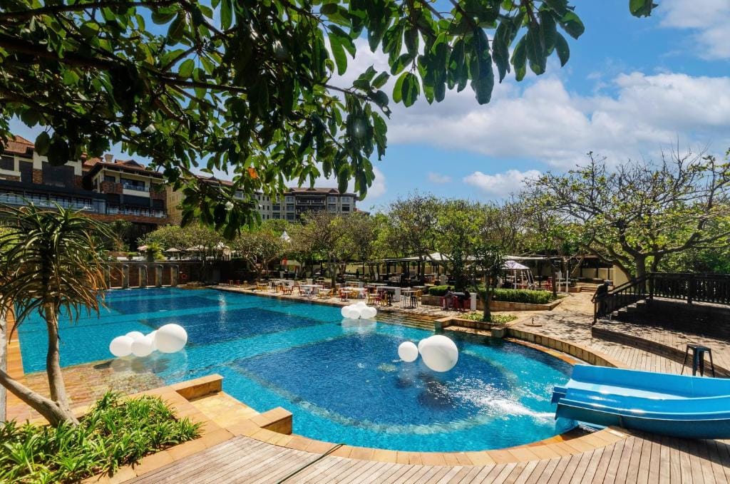 Zimbali condo family room 9