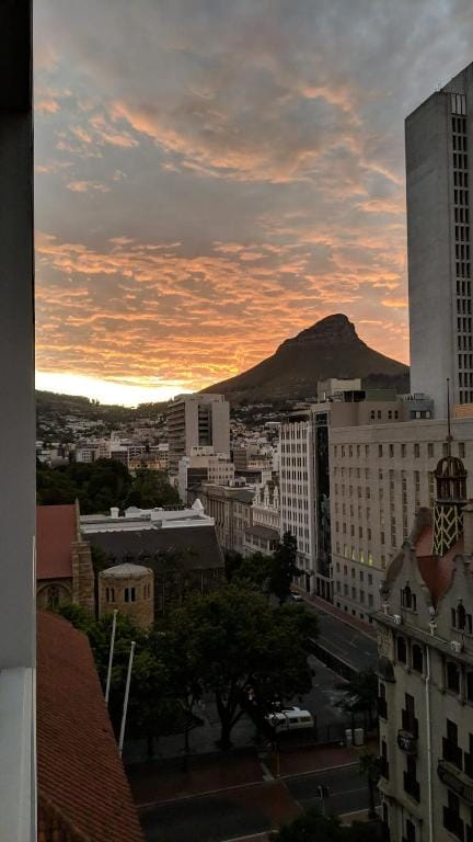 Taj Cape Town - Large 5 star luxury suite with kitchenette — 3