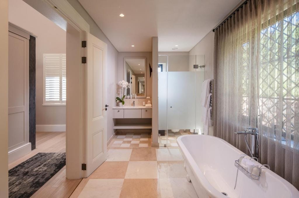 Leeu Estates — 2