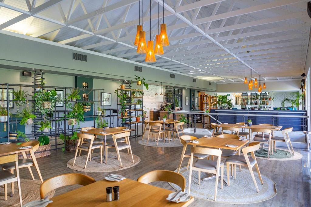 Pearl Valley Hotel — 4