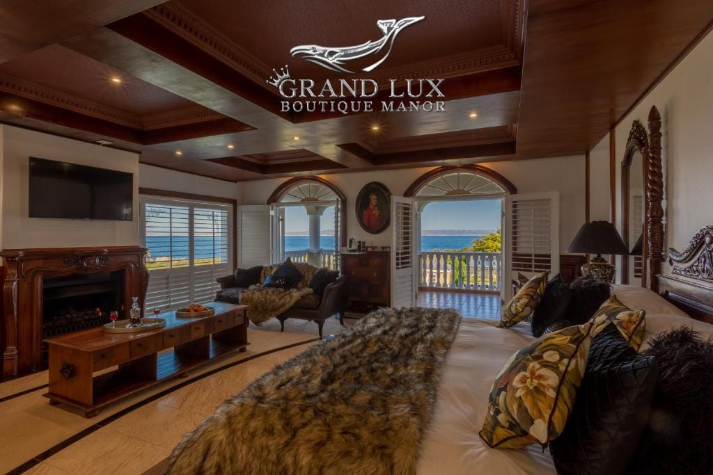 Grand Lux Boutique Manor — 4