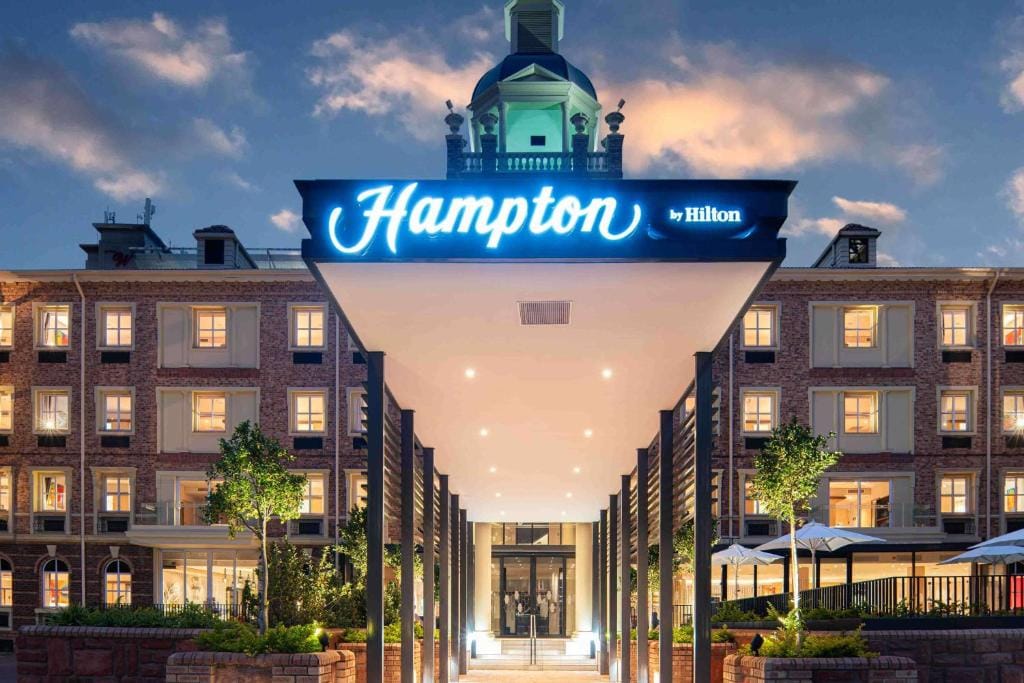 Hampton By Hilton Sandton Grayston — 1
