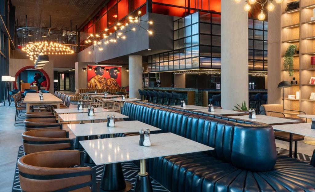 Radisson RED Hotel Johannesburg Rosebank — 3