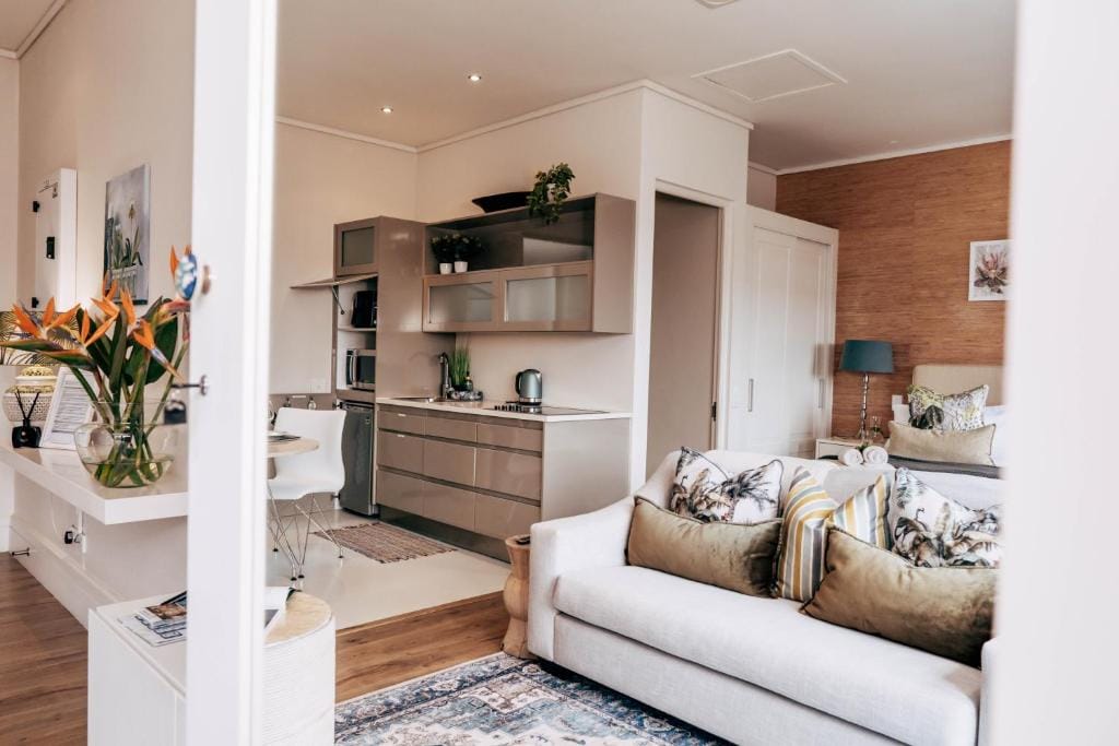 The Gallery, Luxury Apartment 209, Knysna Waterfront, Stay Knysna — 1