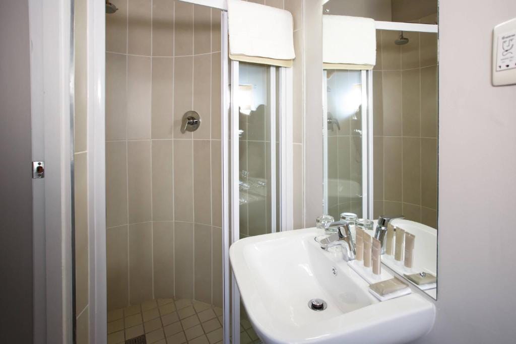 Protea Hotel by Marriott Oudtshoorn Riempie Estate — 3