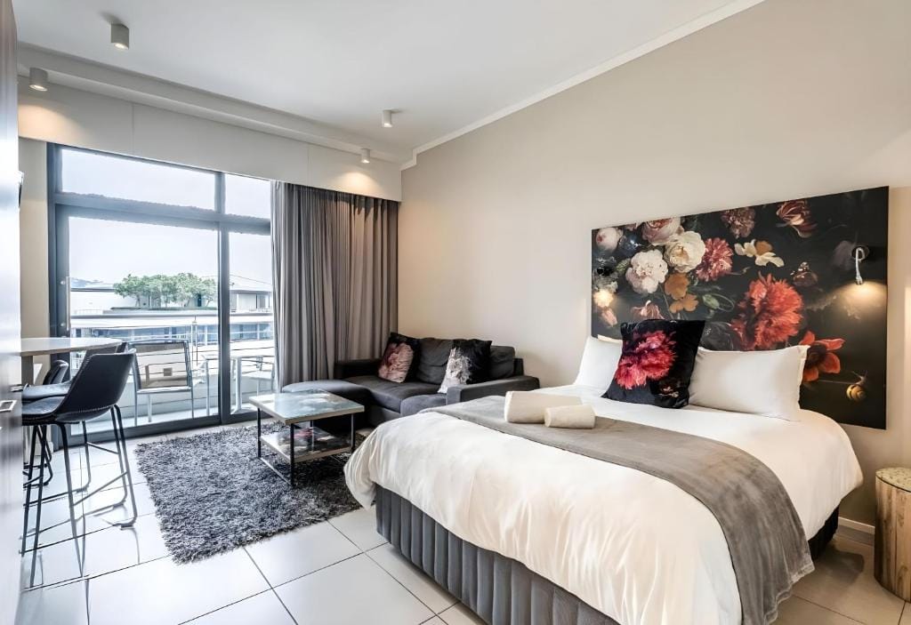 Menlyn Maine Residences 813 with balcony — 1