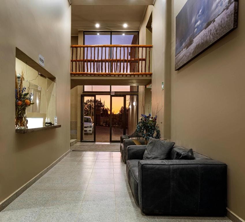 Upington Inn — 1