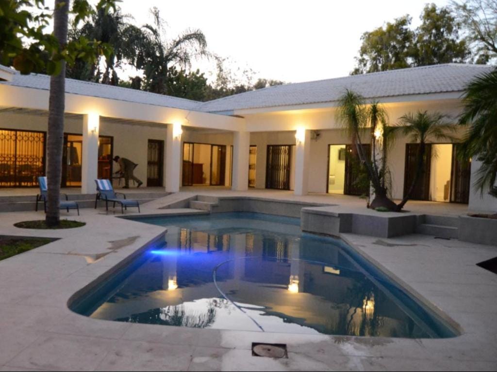 White House River Manor — 4